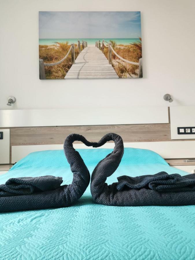 Sun And Relax Apartment คอร์ราเลโฮ ภายนอก รูปภาพ
